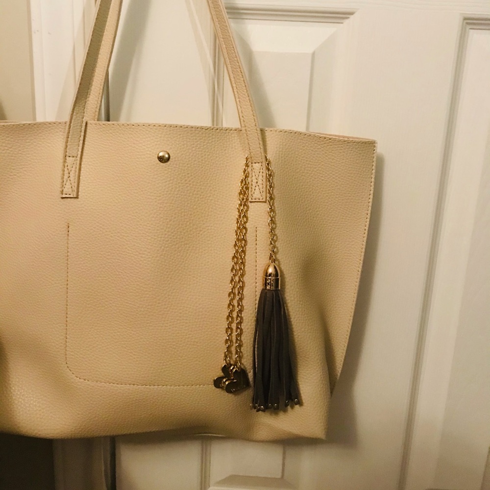 Purse accessory tassel and 2 hearts 💕 charm - Picture 8 of 8